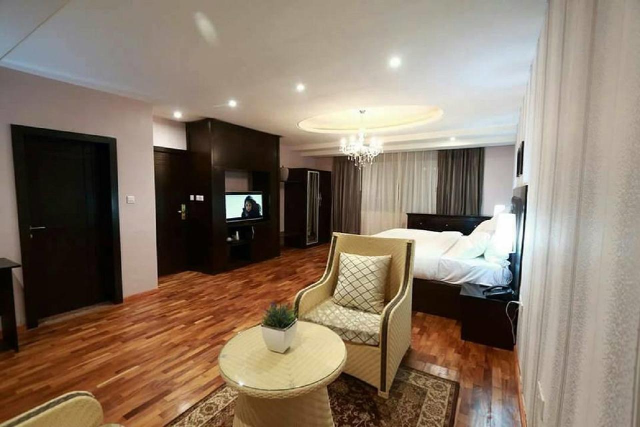Tivoli Hotel Seafront Ikoyi Aliayabiagba Zewnętrze zdjęcie