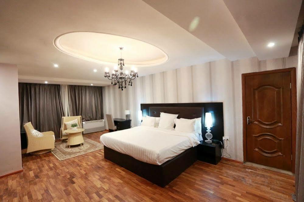 Tivoli Hotel Seafront Ikoyi Aliayabiagba Zewnętrze zdjęcie