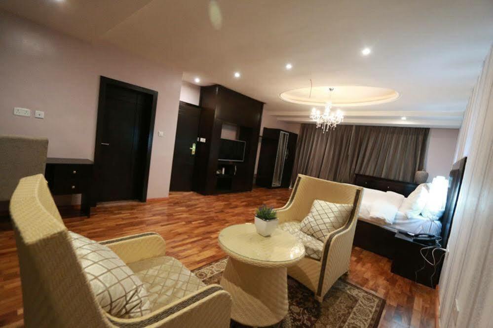 Tivoli Hotel Seafront Ikoyi Aliayabiagba Zewnętrze zdjęcie